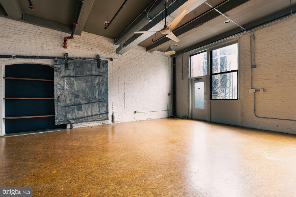 2042 AMBER STREET 46 101