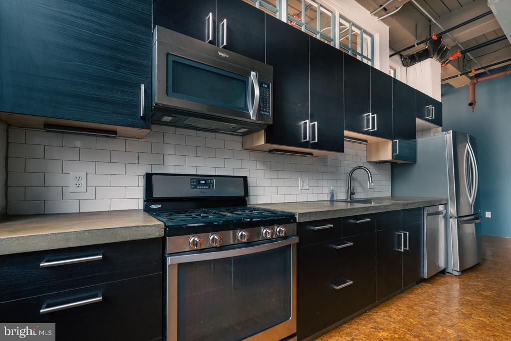 2042 AMBER STREET 46 101