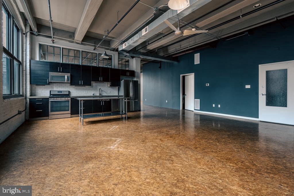2042 AMBER STREET 46 101