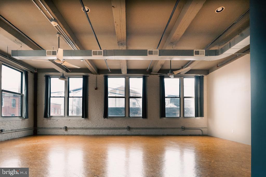 2042 AMBER STREET 46 101