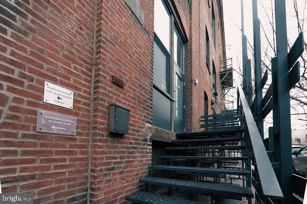 2042 AMBER STREET 46 101