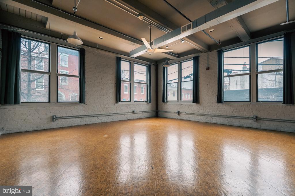 2042 AMBER STREET 46 101