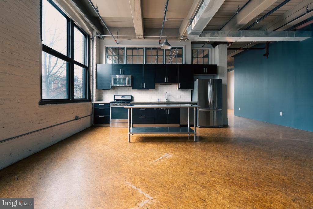 2042 AMBER STREET 46 101