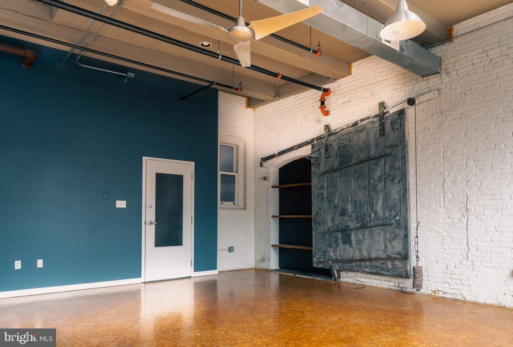 2042 AMBER STREET 46 101