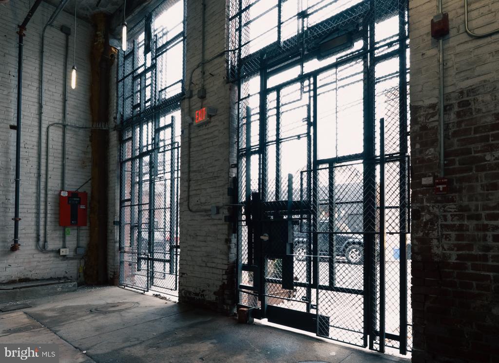 2042 AMBER STREET 46 101