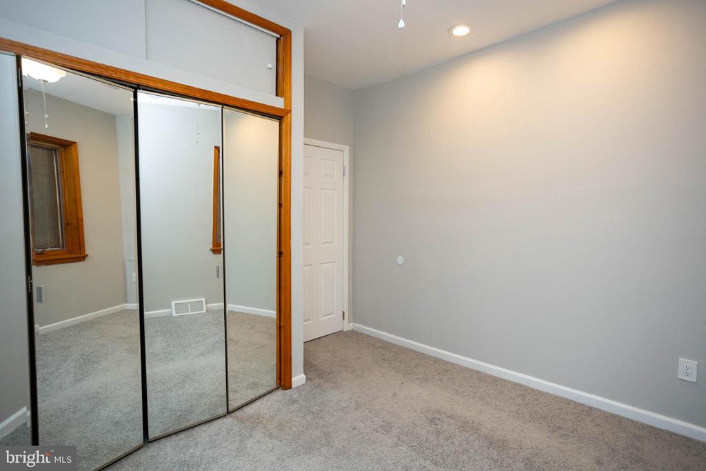 2332 S 21ST STREET SECOND FLOOR