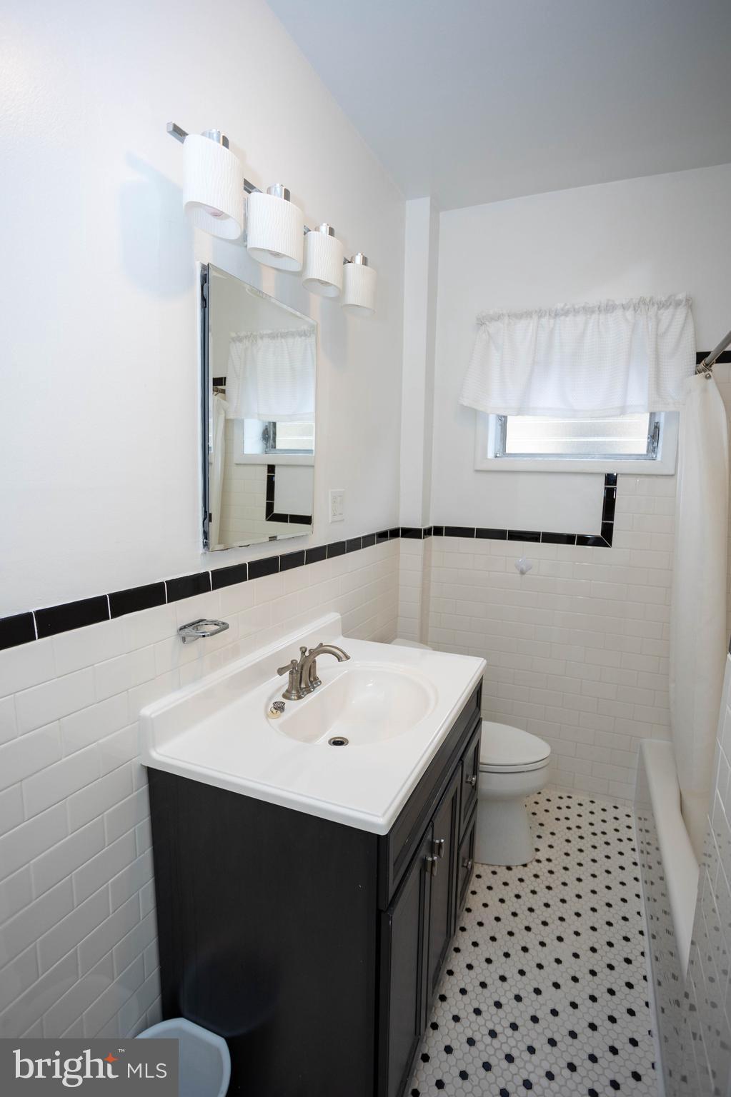 2332 S 21ST STREET SECOND FLOOR