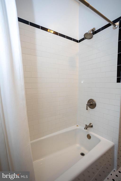 2332 S 21ST STREET SECOND FLOOR