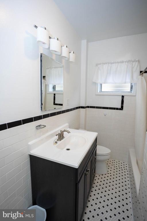 2332 S 21ST STREET SECOND FLOOR