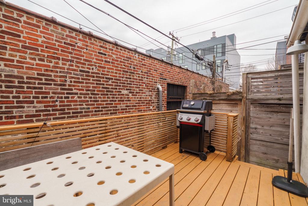 1335 REED STREET
