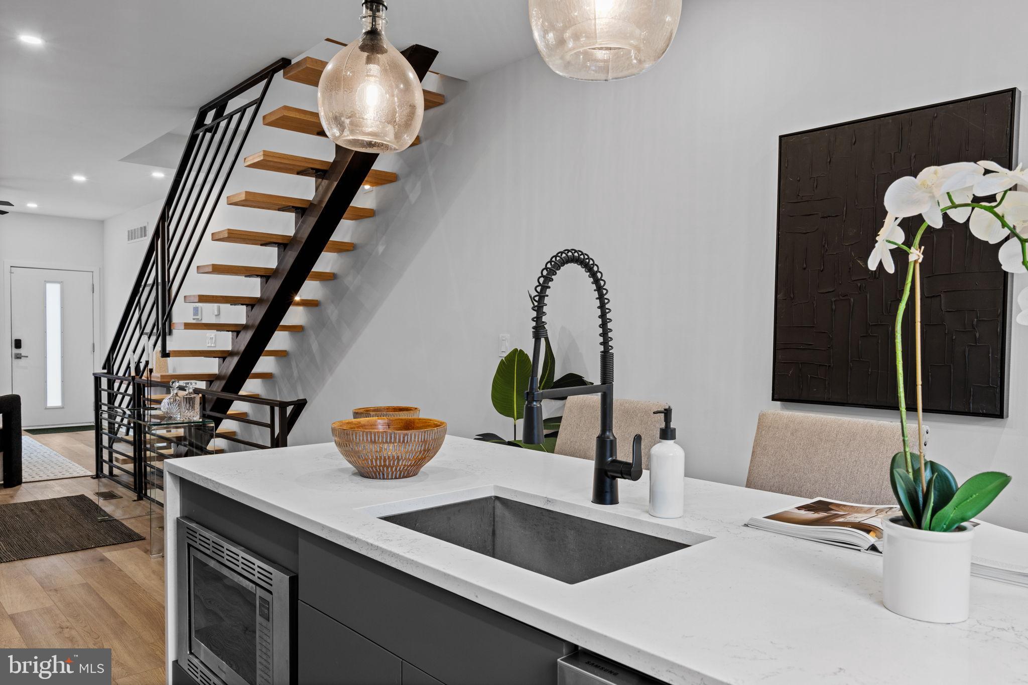 1611 GERMANTOWN AVENUE