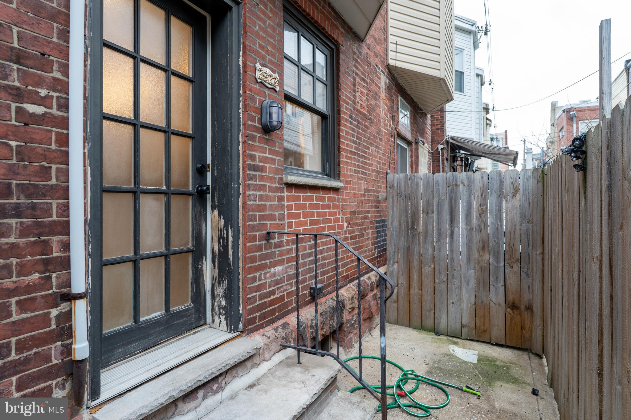 2523 S ROSEWOOD STREET