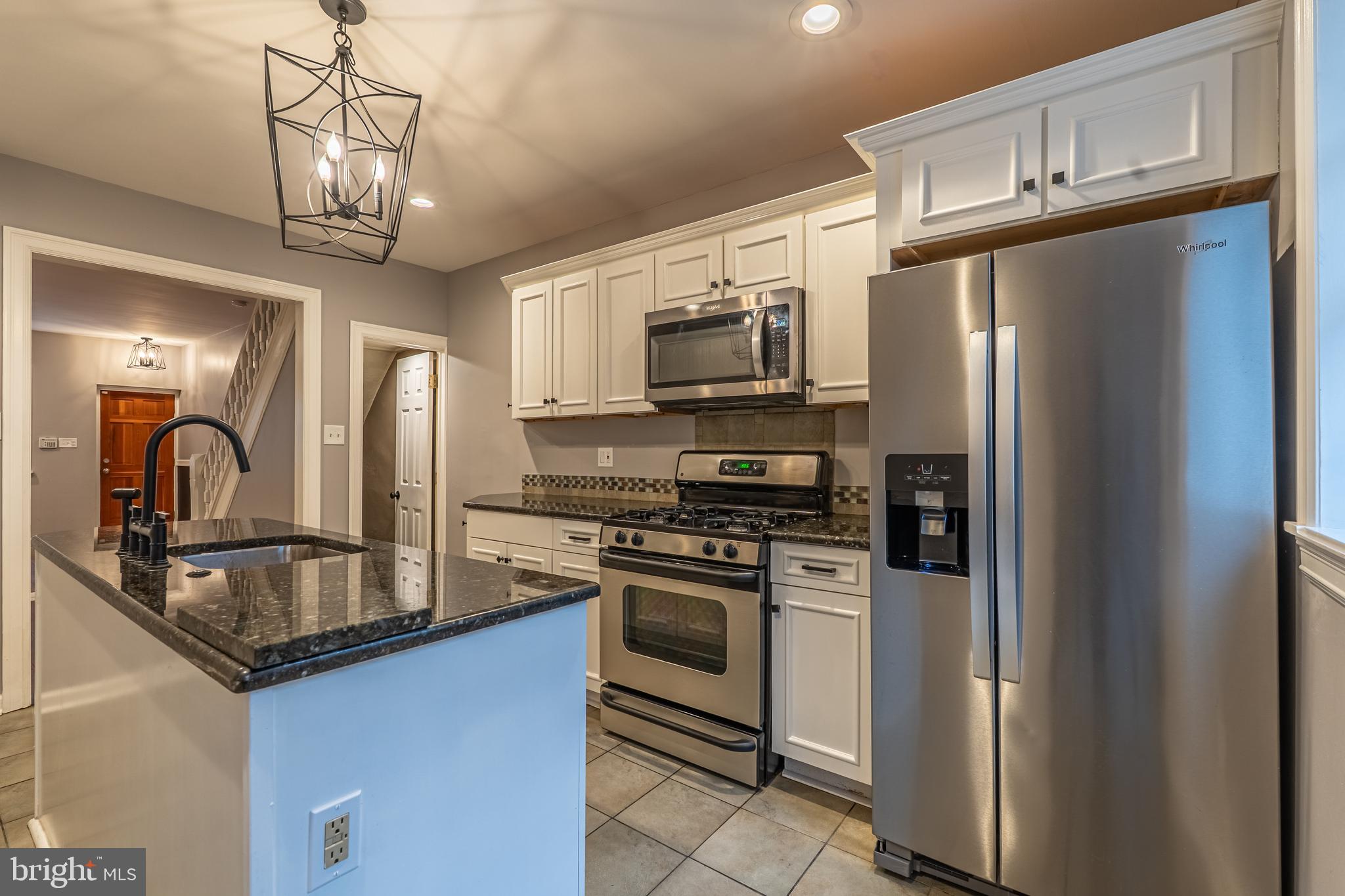 2523 S ROSEWOOD STREET