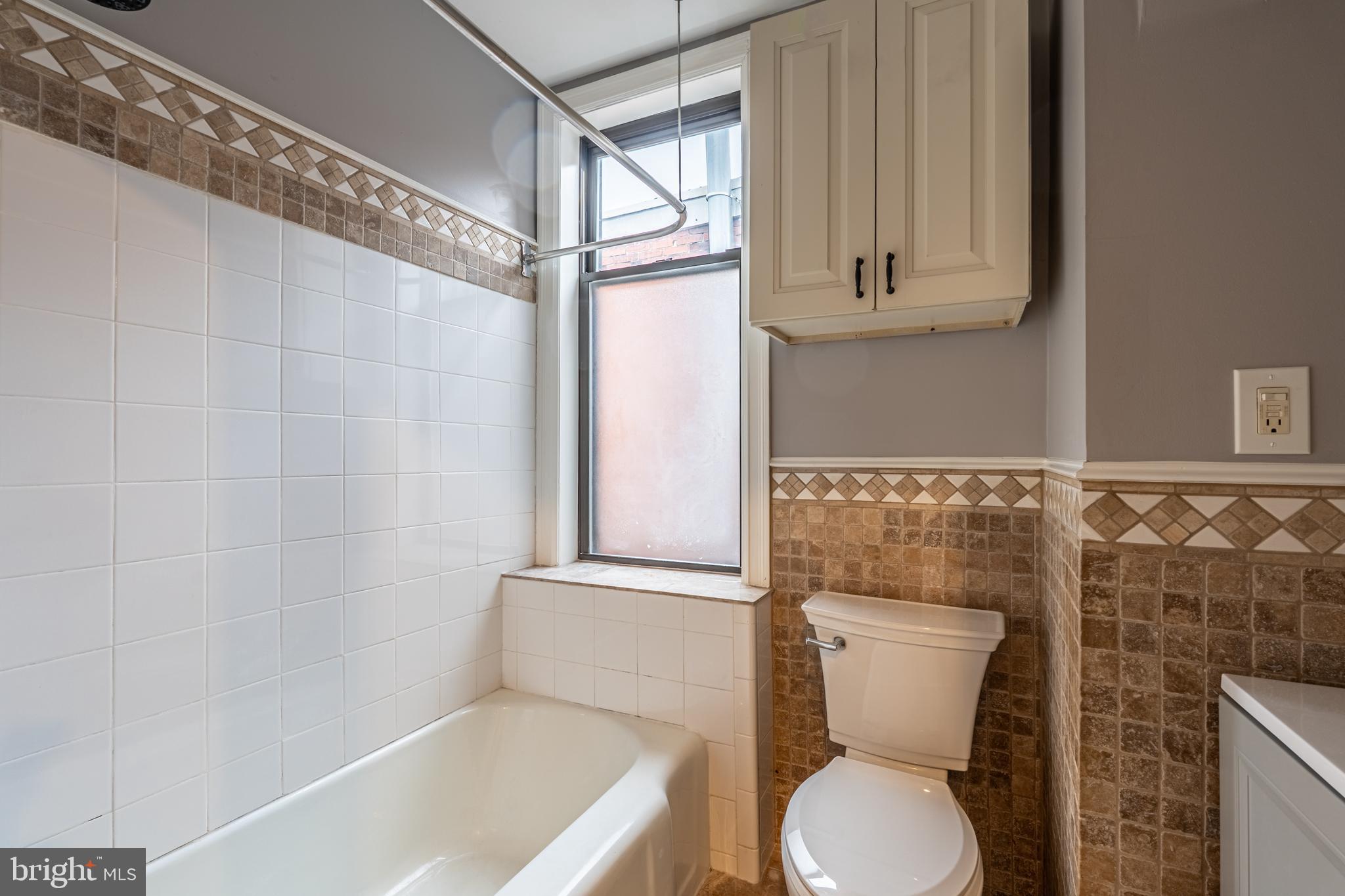 2523 S ROSEWOOD STREET