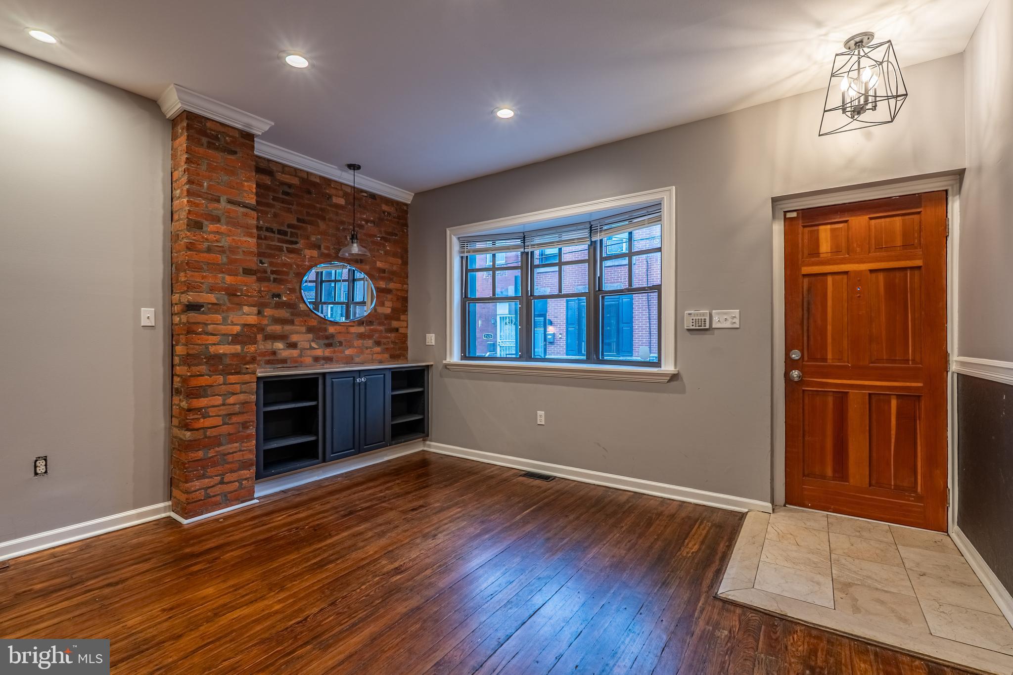 2523 S ROSEWOOD STREET