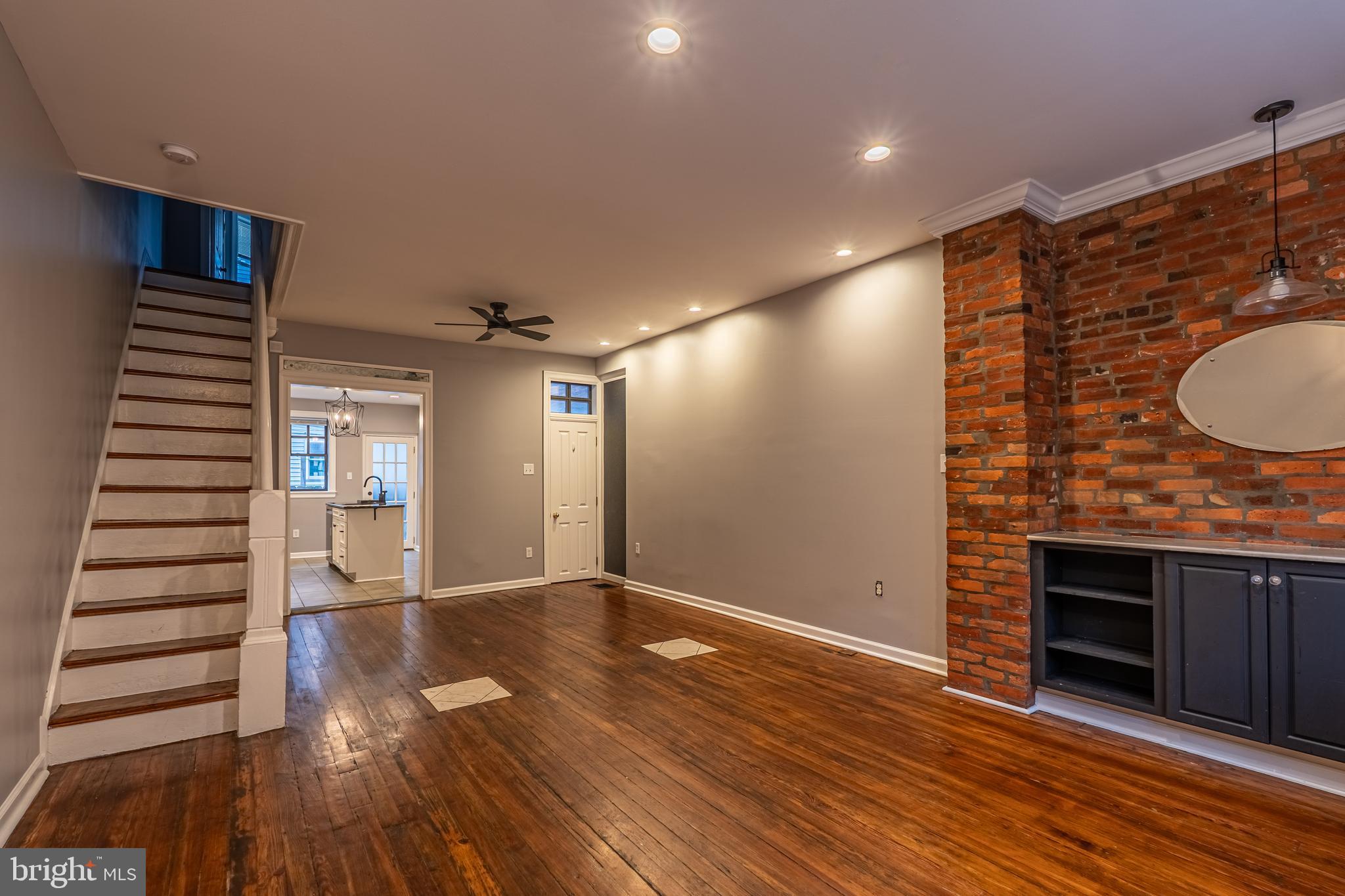 2523 S ROSEWOOD STREET