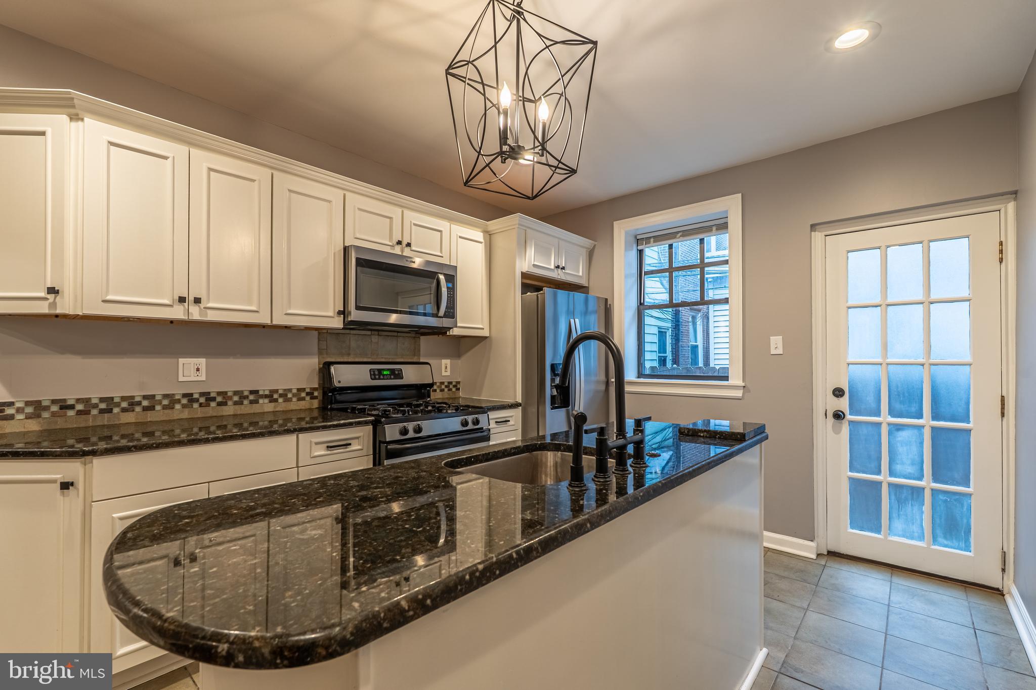 2523 S ROSEWOOD STREET