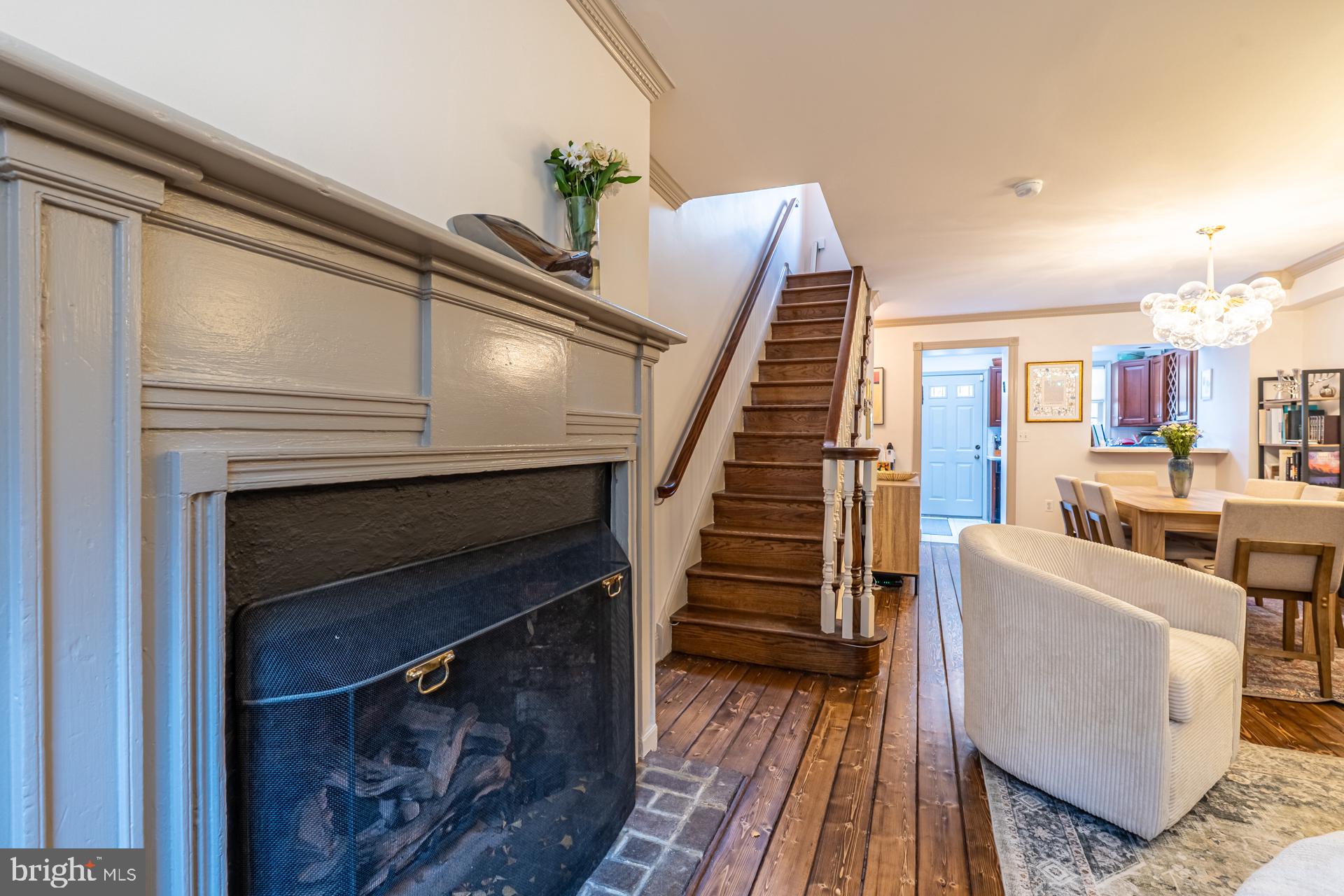 239 S QUINCE