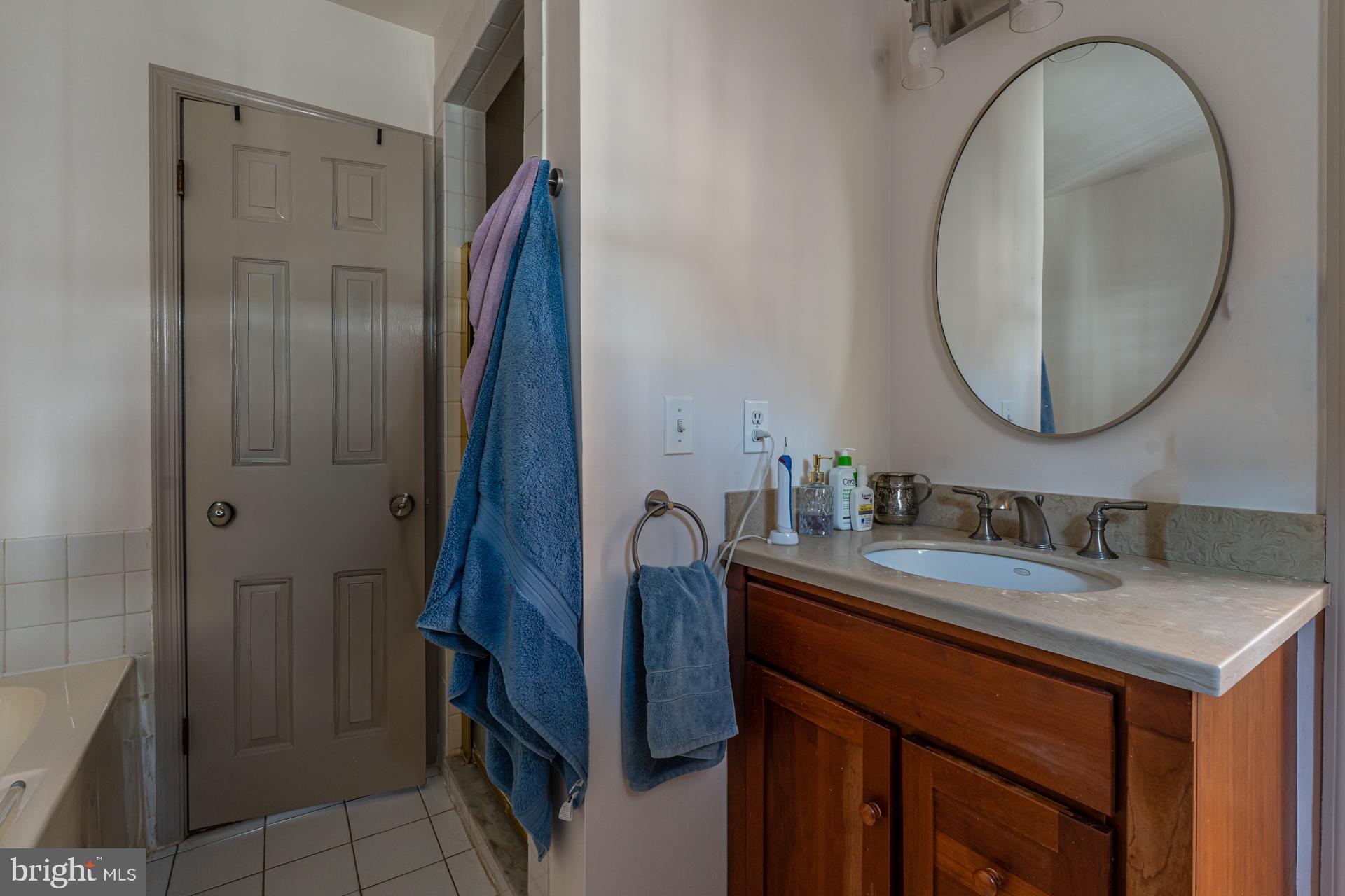239 S QUINCE