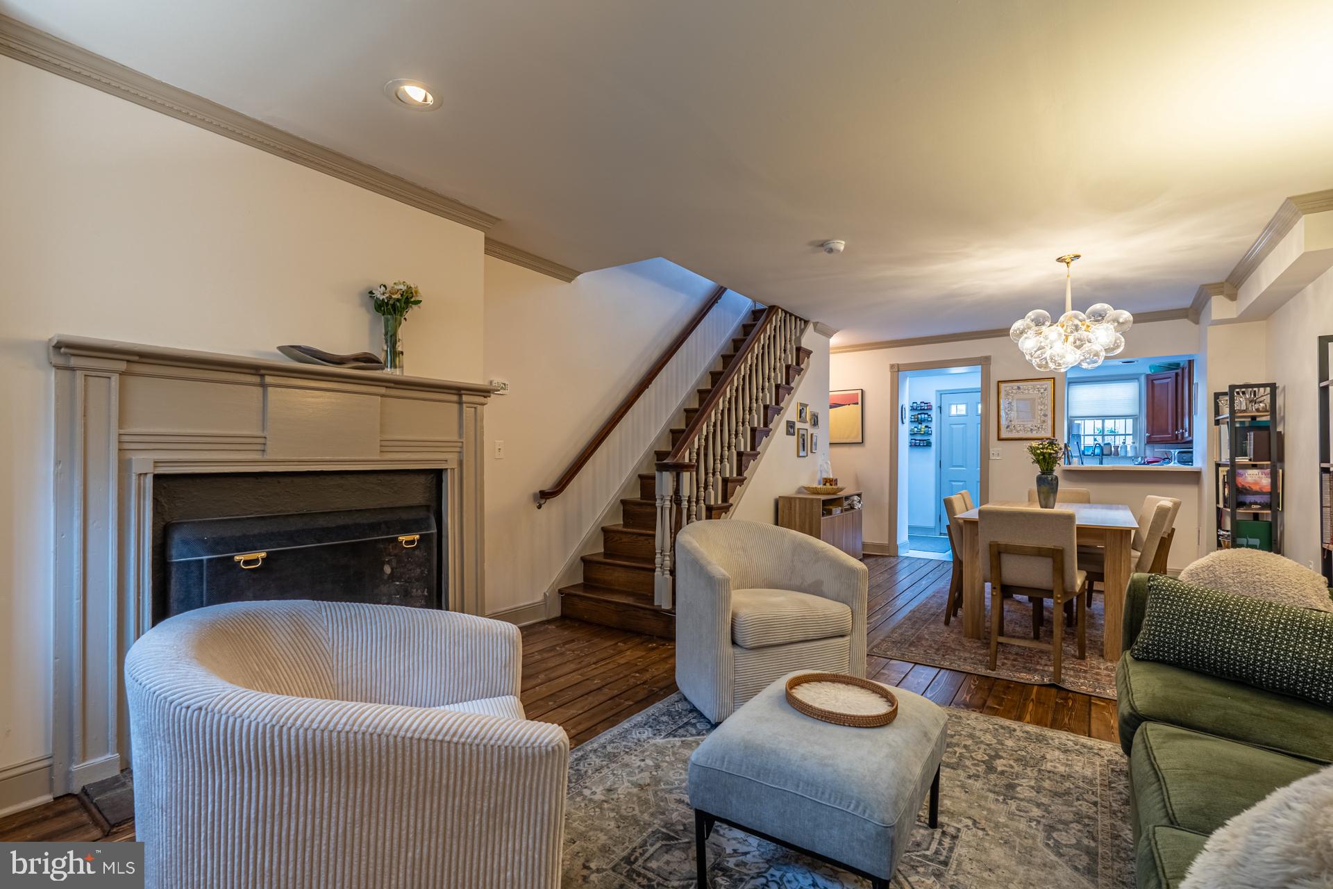 239 S QUINCE