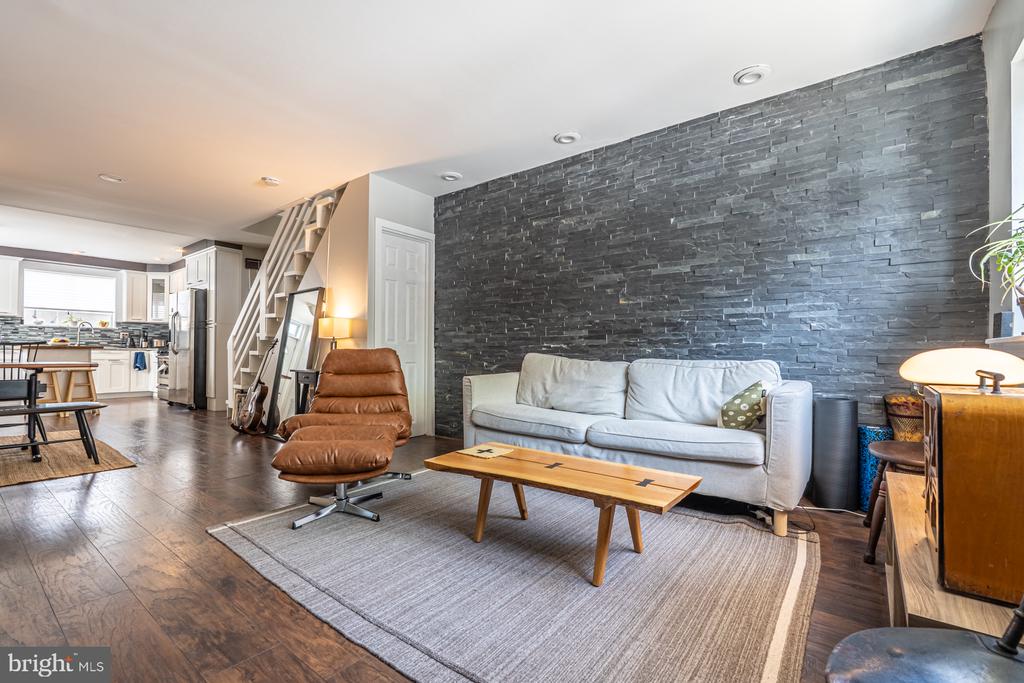 1152 S 7TH STREET