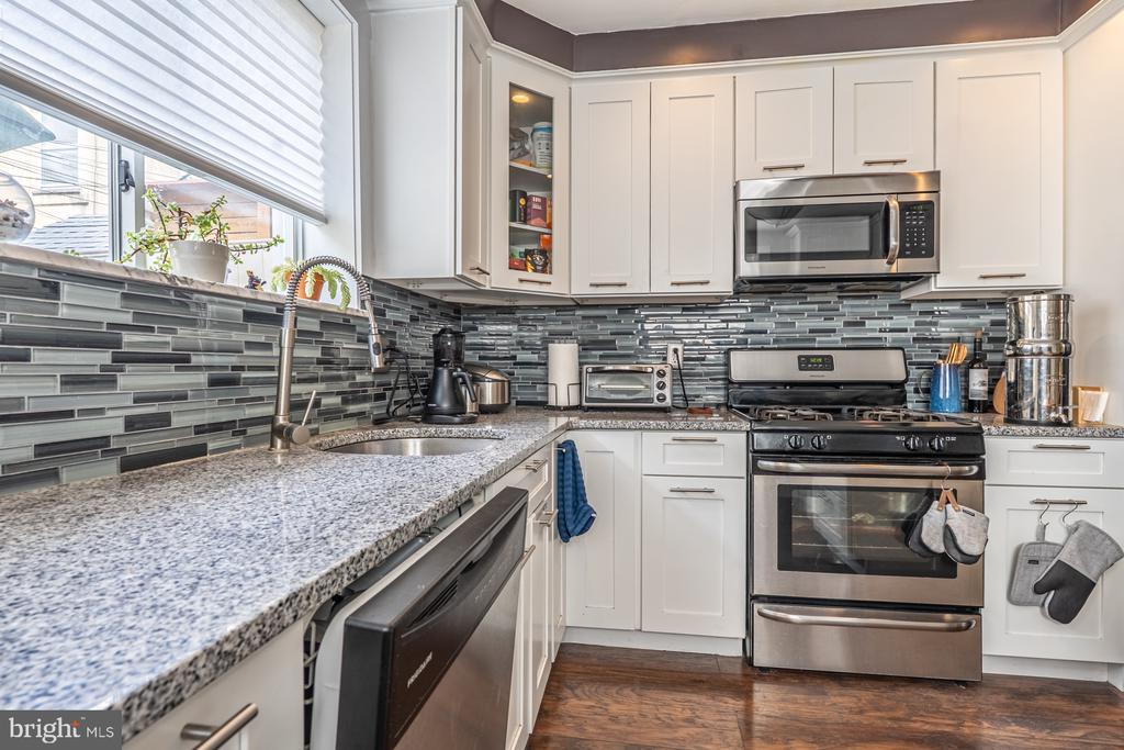 1152 S 7TH STREET