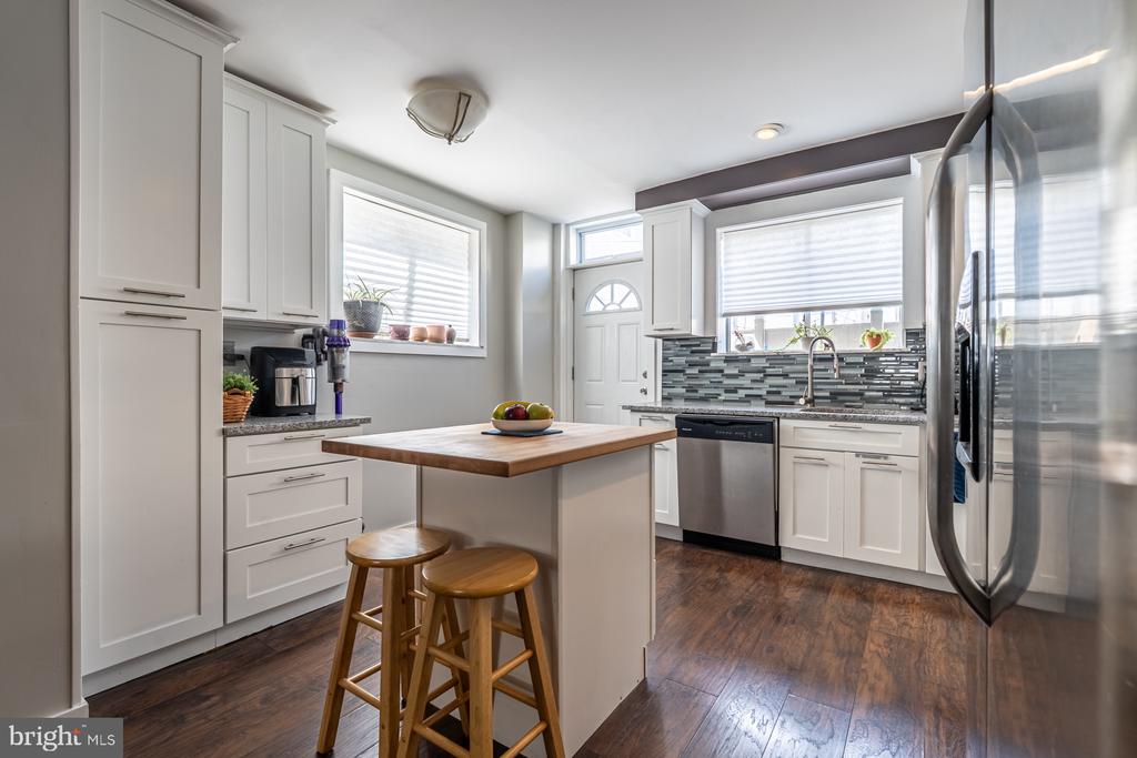 1152 S 7TH STREET