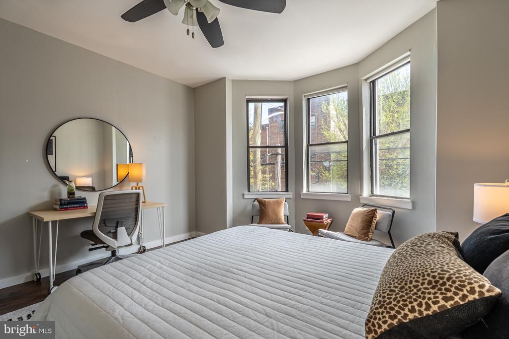 1152 S 7TH STREET