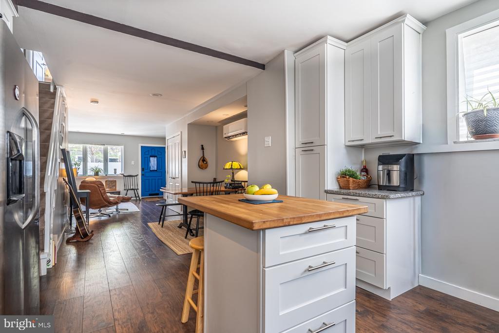1152 S 7TH STREET
