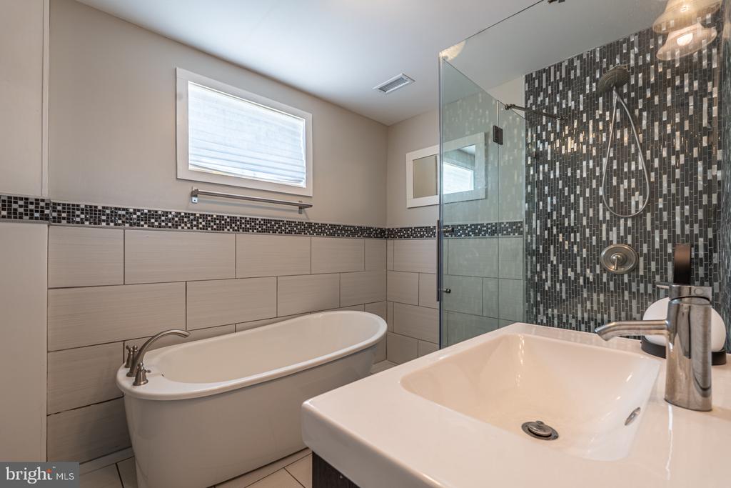 1152 S 7TH STREET