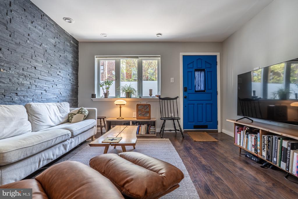 1152 S 7TH STREET