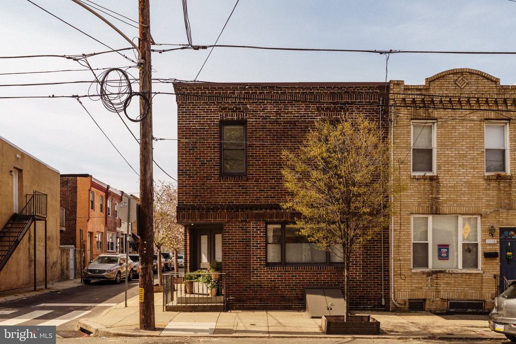 1828 S 9TH STREET