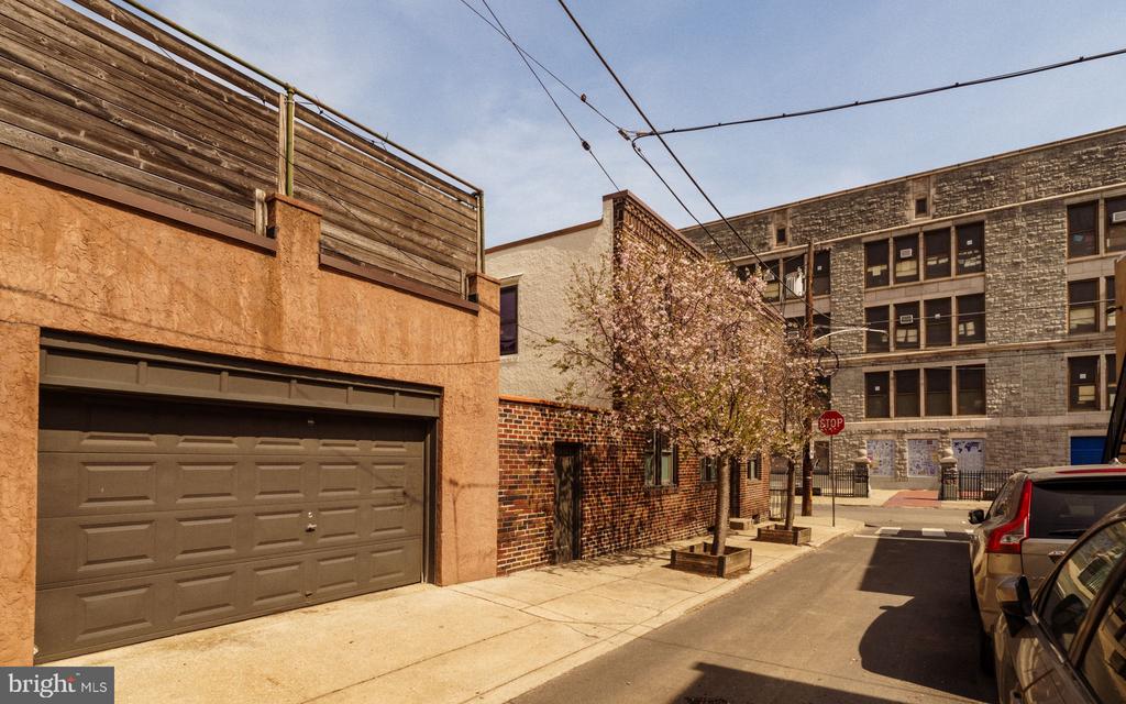 1828 S 9TH STREET