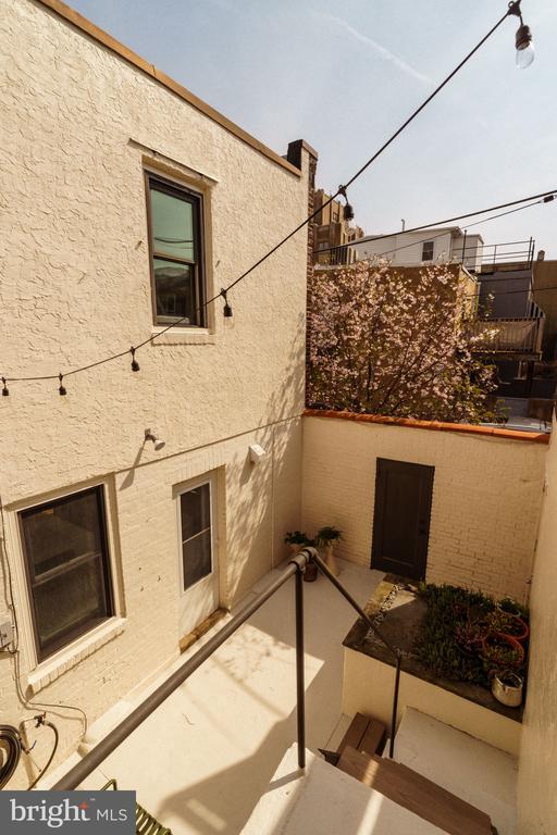 1828 S 9TH STREET