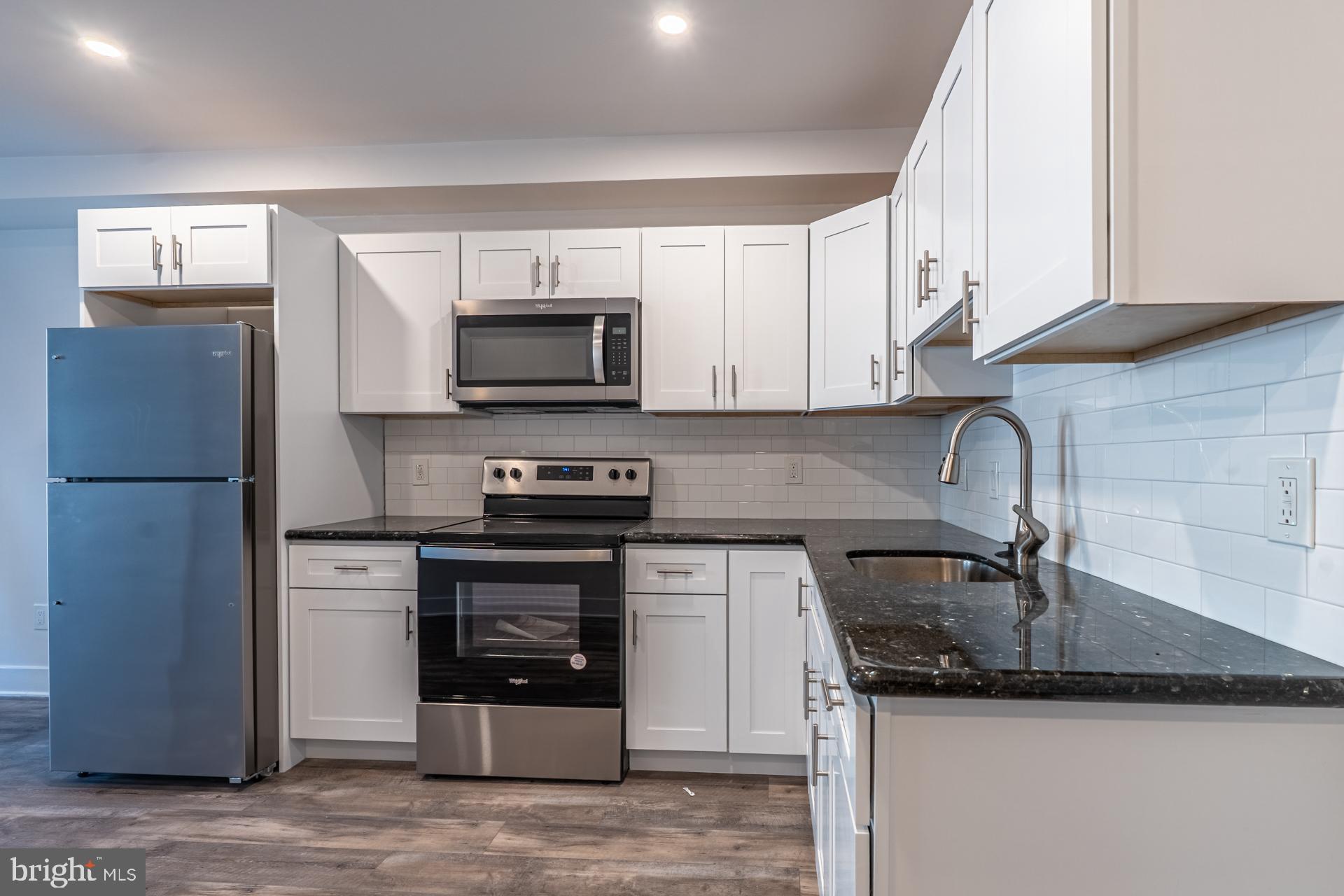 947 S 9TH STREET