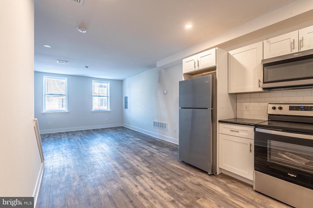 947 S 9TH STREET