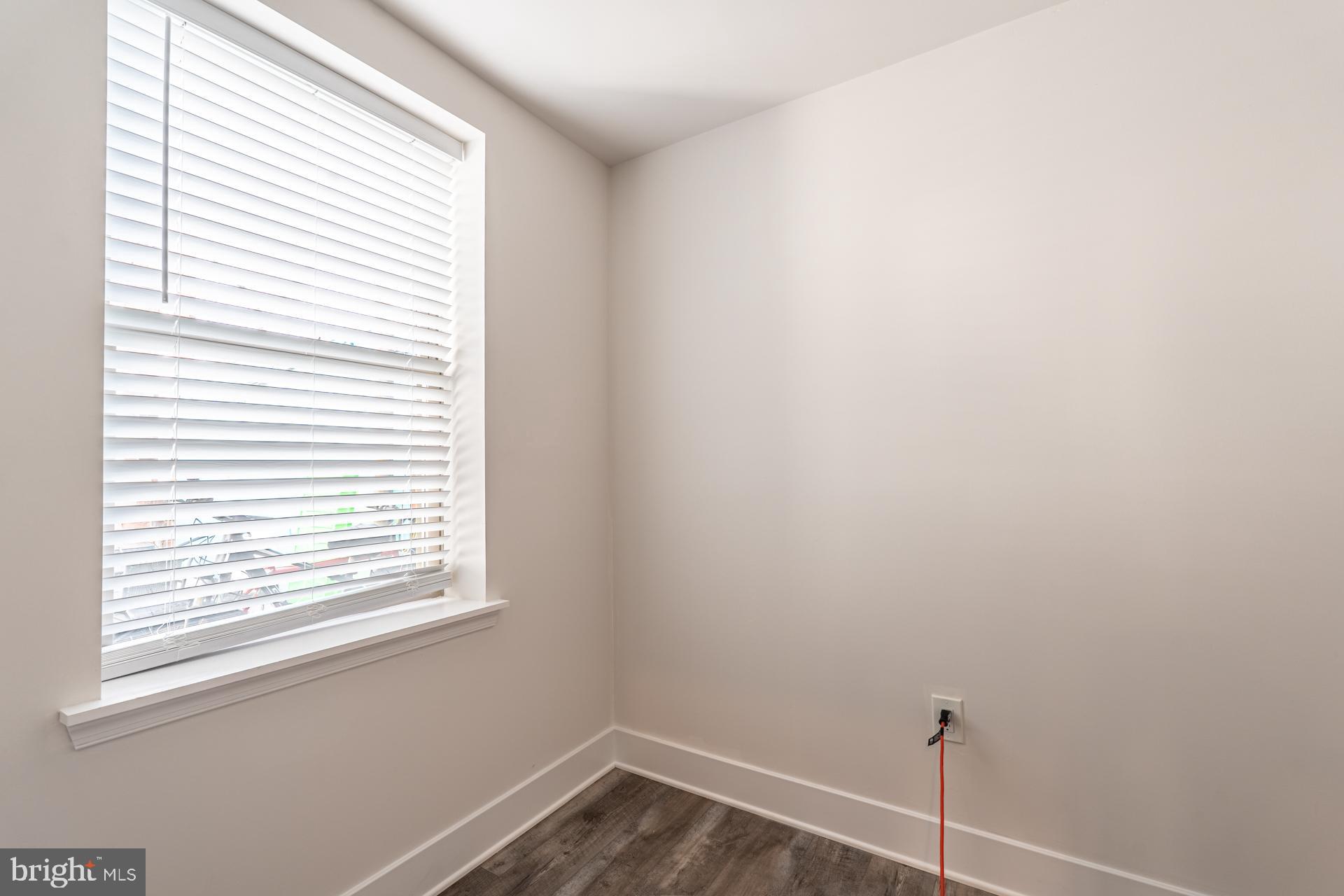 947 S 9TH STREET