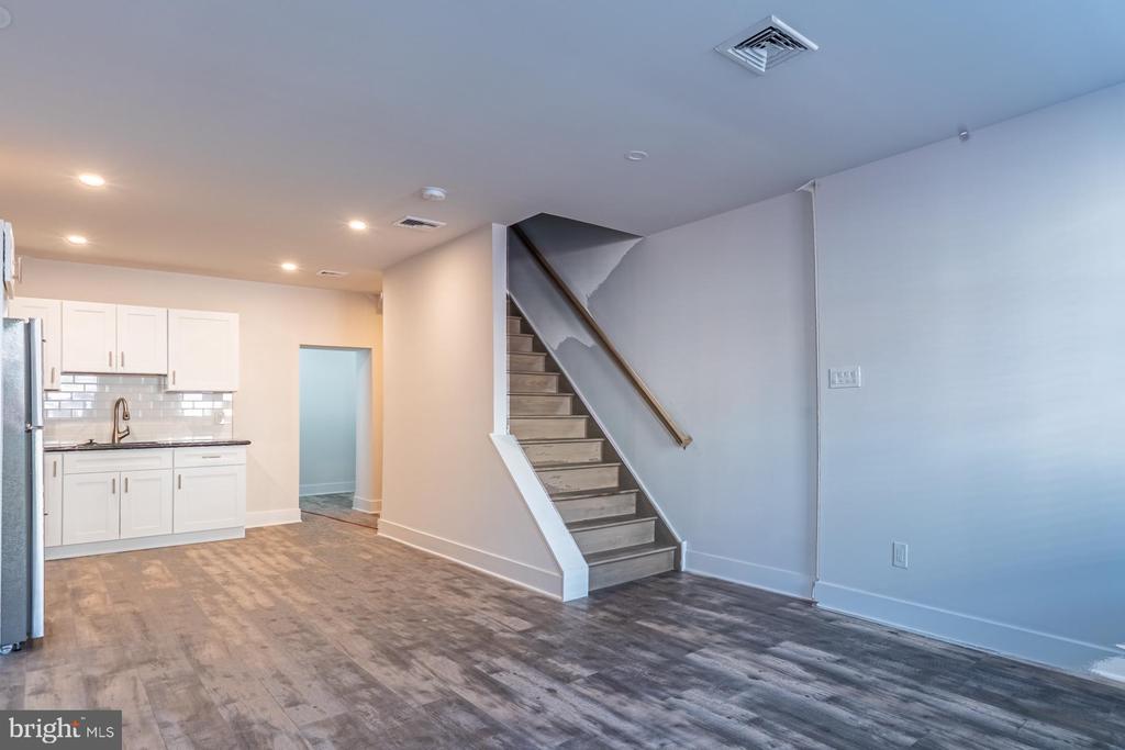 947 S 9TH STREET
