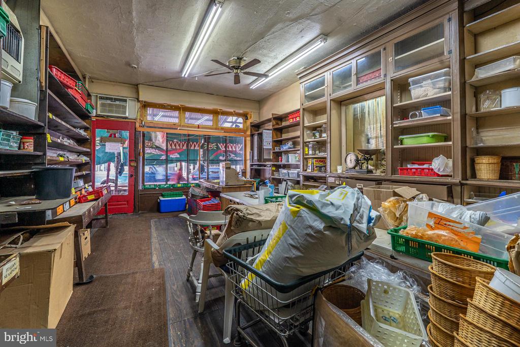 949 S 9TH STREET