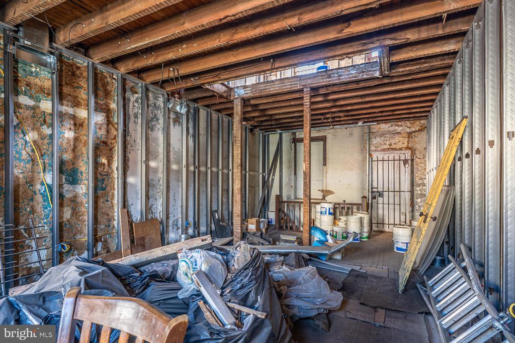 949 S 9TH STREET