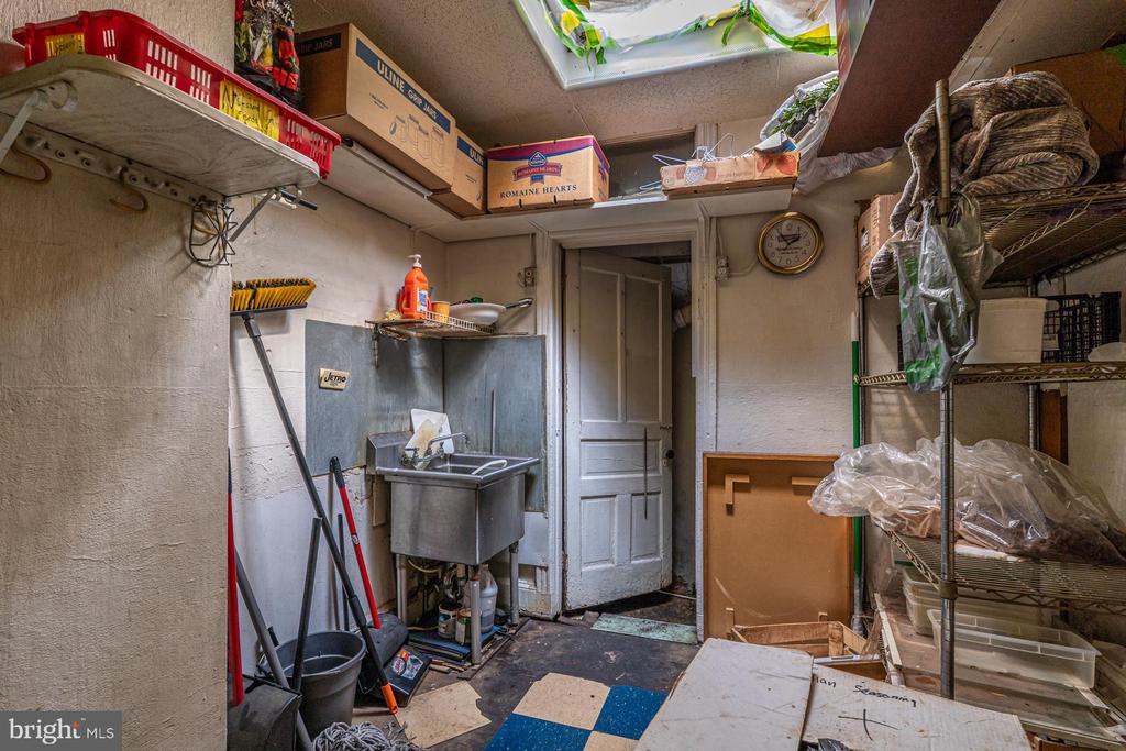 949 S 9TH STREET