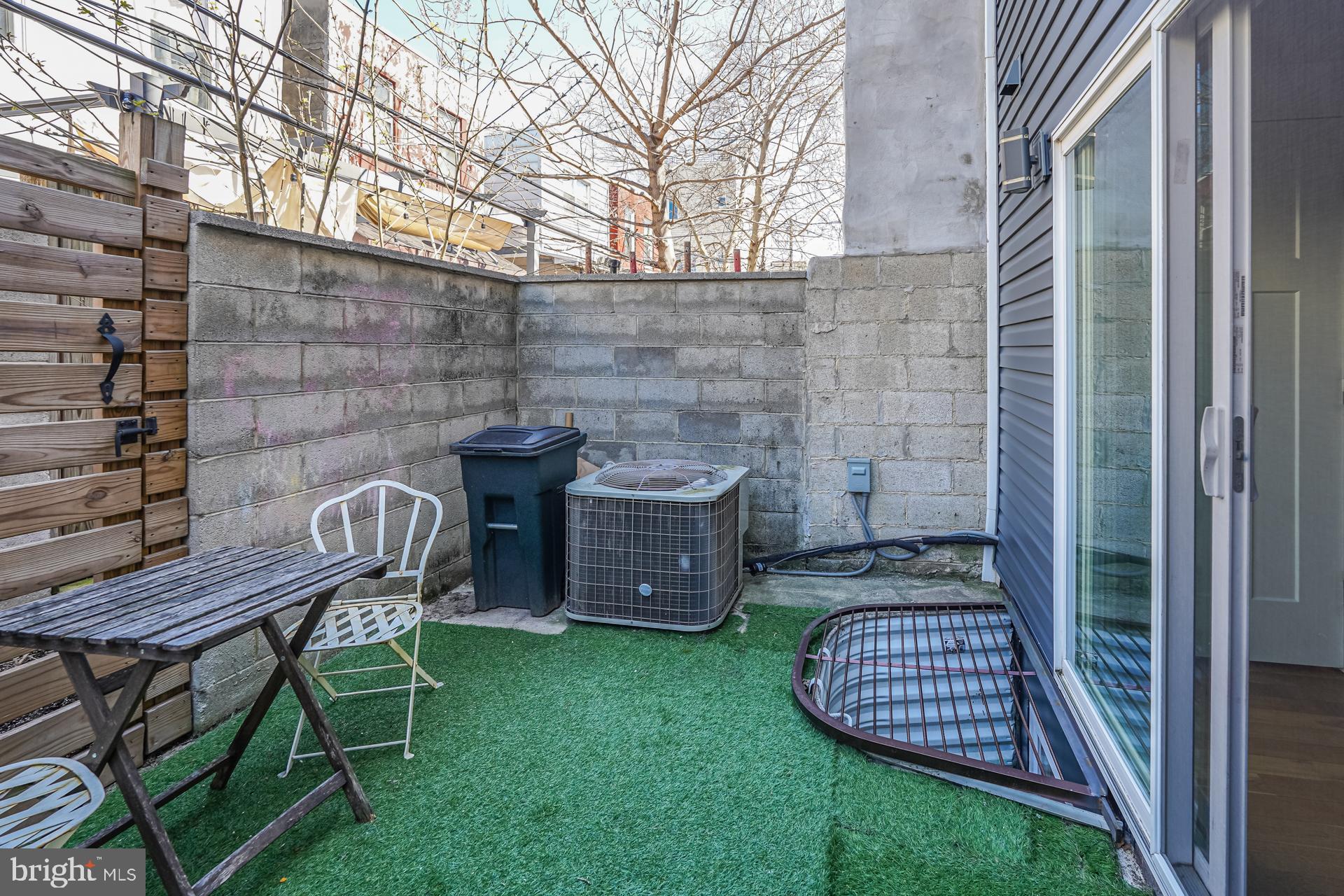 2119 SEARS STREET