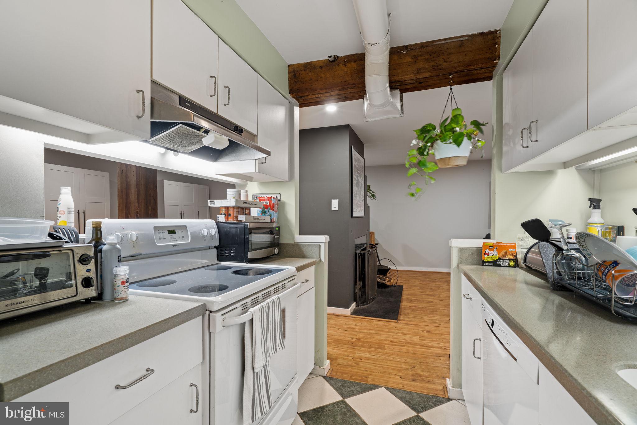114 NAUDAIN STREET 18 A