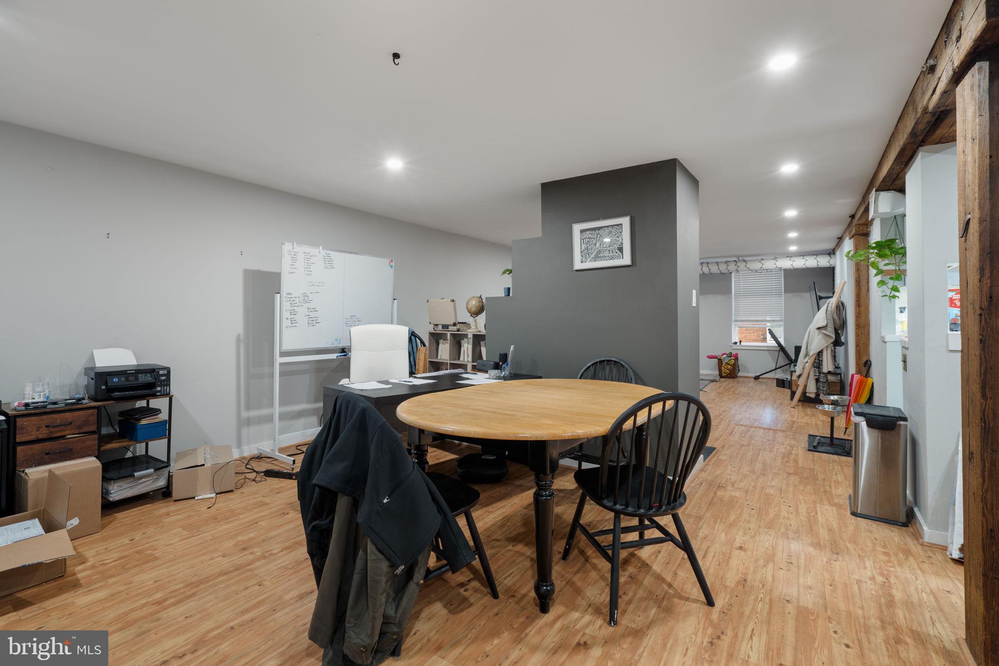 114 NAUDAIN STREET 18 A