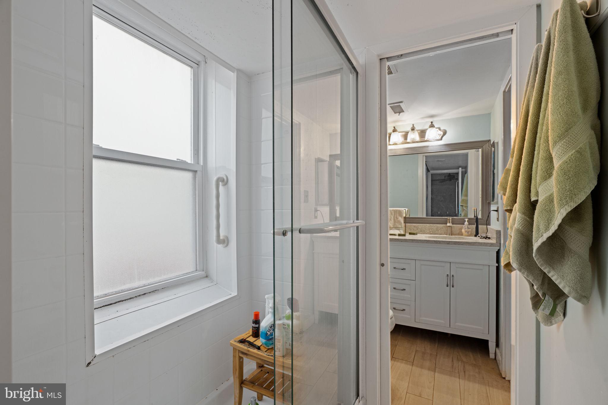 114 NAUDAIN STREET 18 A