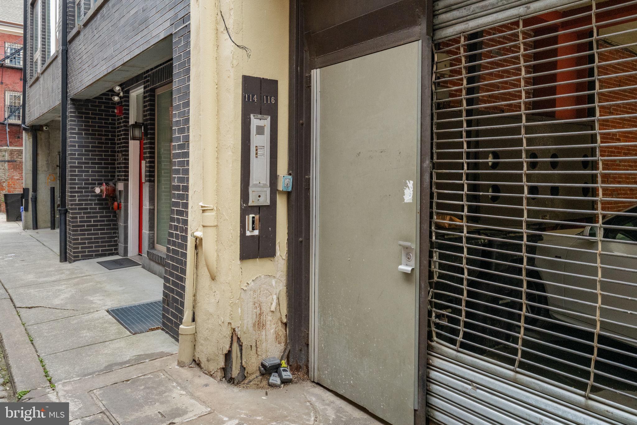 114 NAUDAIN STREET 18 A