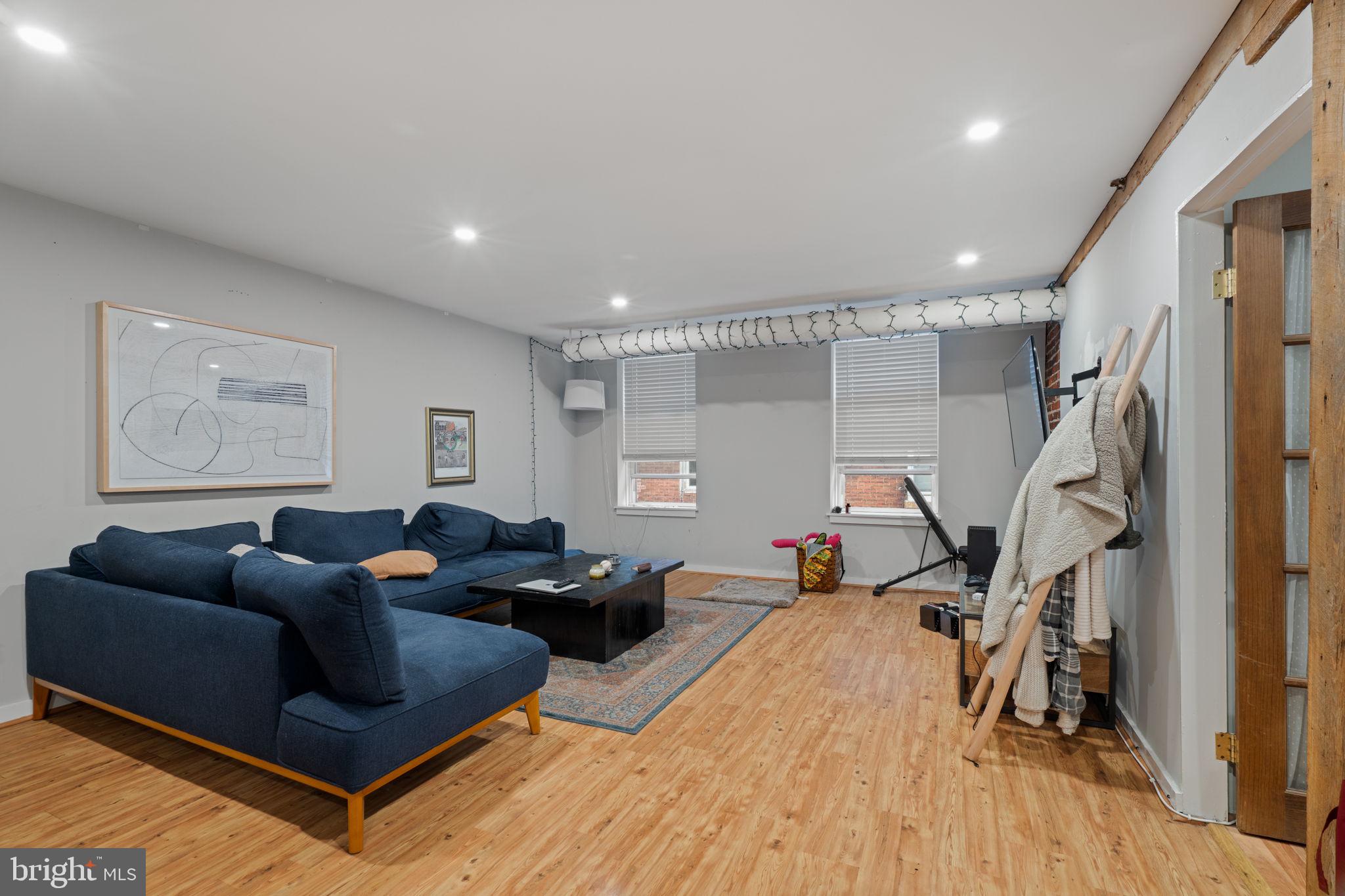 114 NAUDAIN STREET 18 A