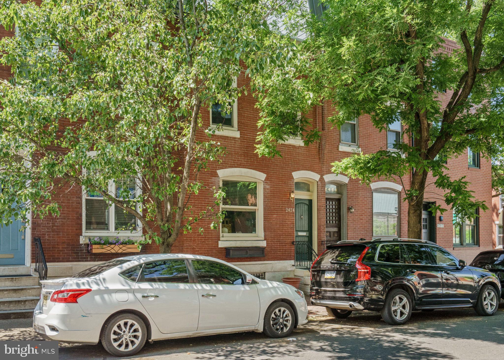 2424 LOMBARD STREET