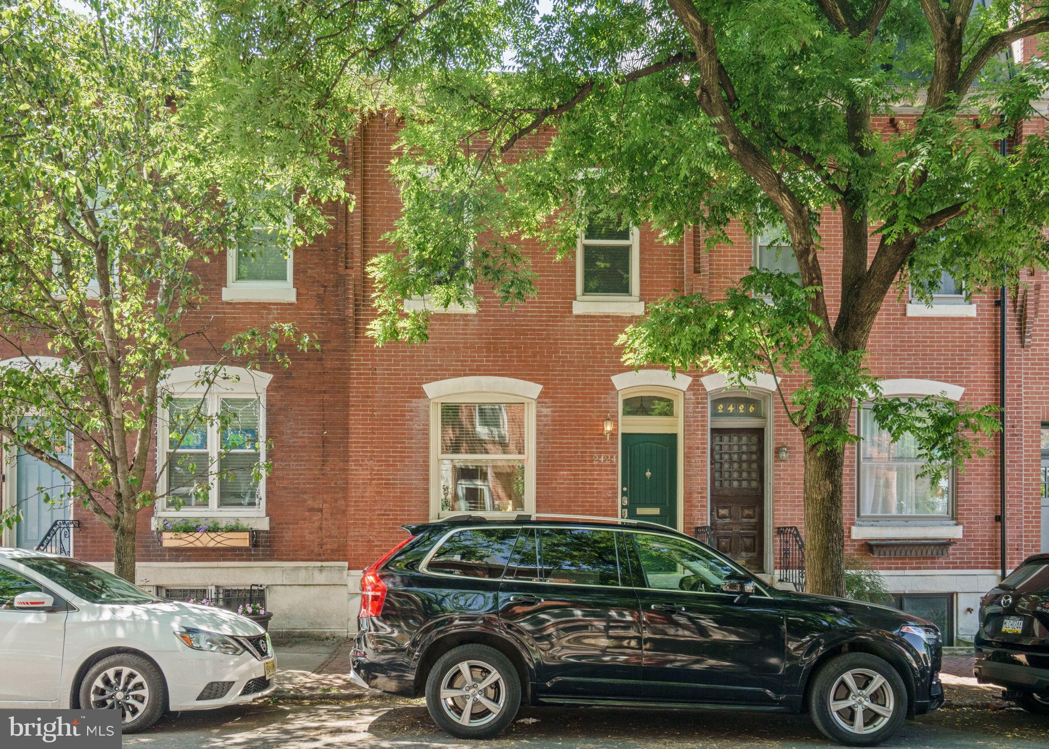 2424 LOMBARD STREET