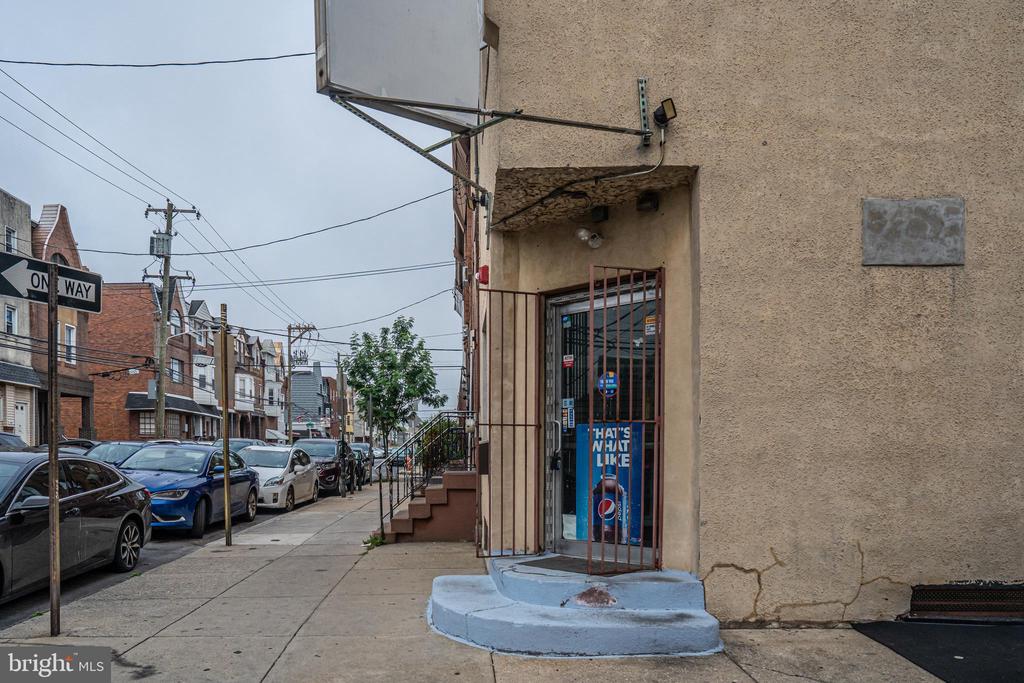 1417 W PORTER STREET